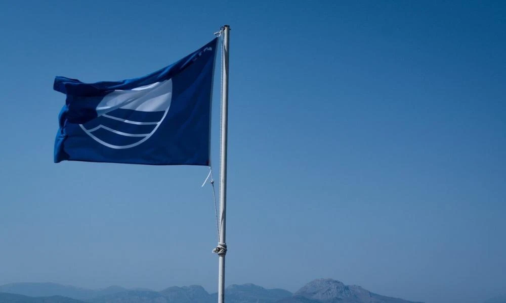 Αττική: Που μπορείτε να κολυμπήσετε άφοβα - Οι 19 παραλίες με γαλάζιες σημαίες